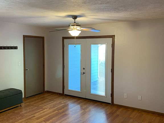 3rd image of 3409 Briarwood Ave