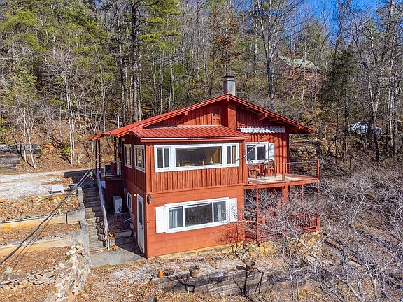 3rd image of 614 Echo Valley Rd