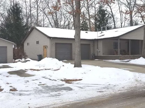 304 Maple Grove Ave, Prudenville, MI 48651