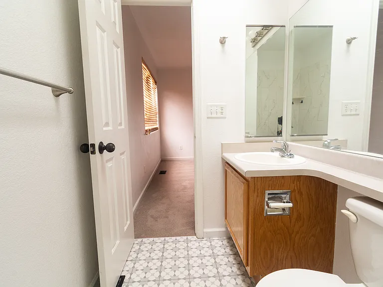 1395 Roseville Dr — Photo 37