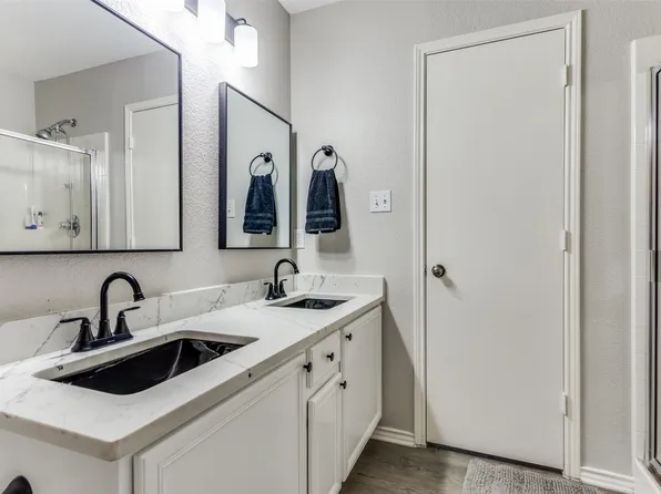 122 Kings Way Dr, Rhome, TX 76078