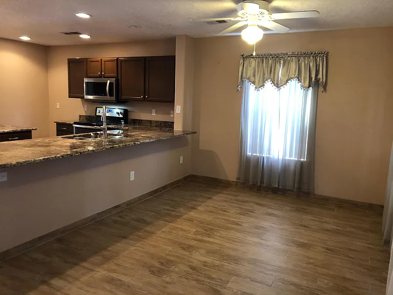 5305 Park Ridge Rd NW — Photo 6