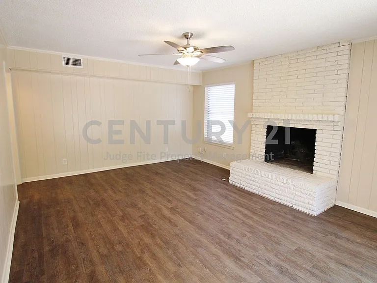 900 Valley Ridge Dr — Photo 9