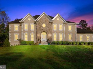 12200 Goldenchain Ct, Herndon, VA 20171