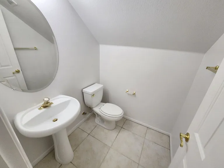 557 Poplar Leaf St — Photo 10