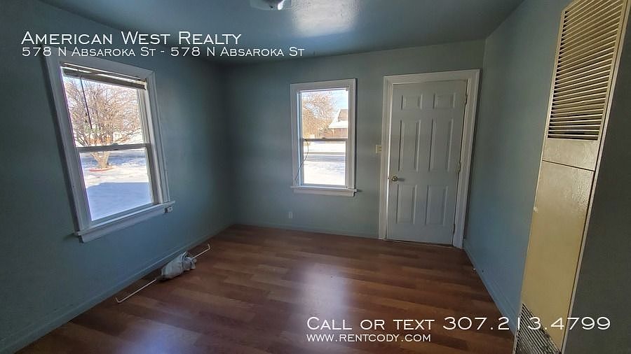 2nd image of 574 N Absaroka St