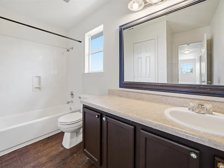 104 Carol Ave — Photo 29