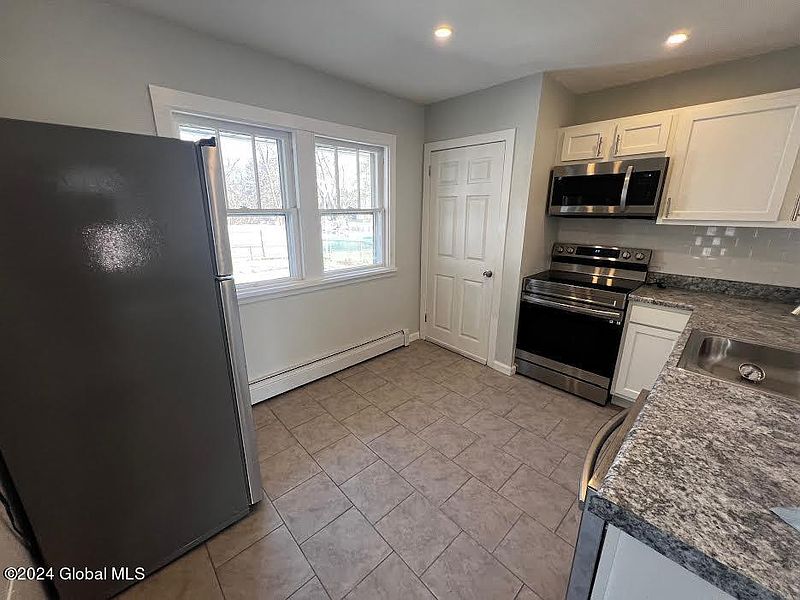 4th image of 114 Berkley Avenue