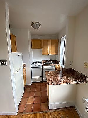 1st image of 125 Christopher St APT 5F