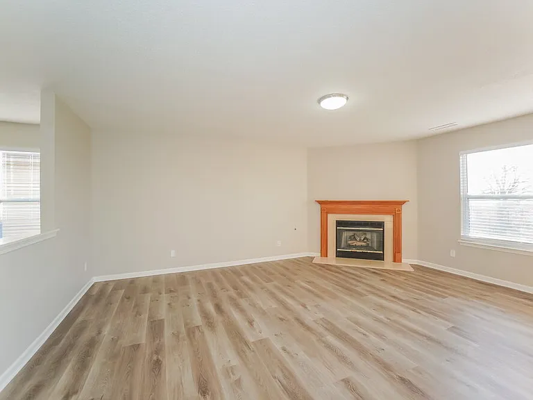 333 Sunburst Ln — Photo 9