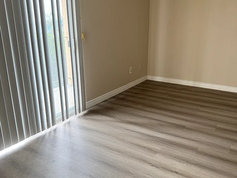 16941 Green Ln #10 — Photo 8