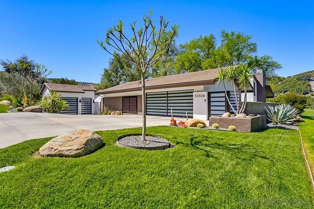 32326 Cahuka Ct