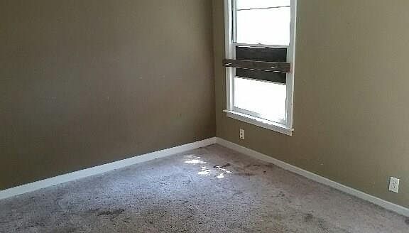 5th image of 504 S Weaver St