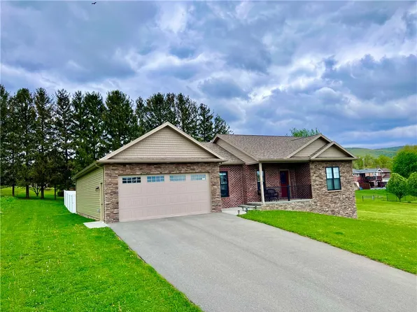 72 Baron Ct S, Hopwood, PA 15445