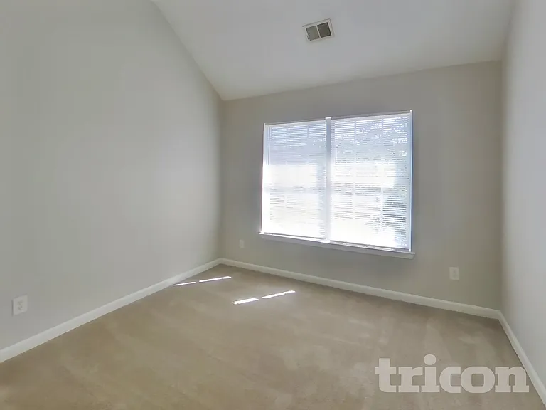 6469 Snowden Dr — Photo 13