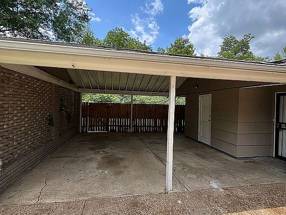 2nd image of 2993 S Perkins Rd
