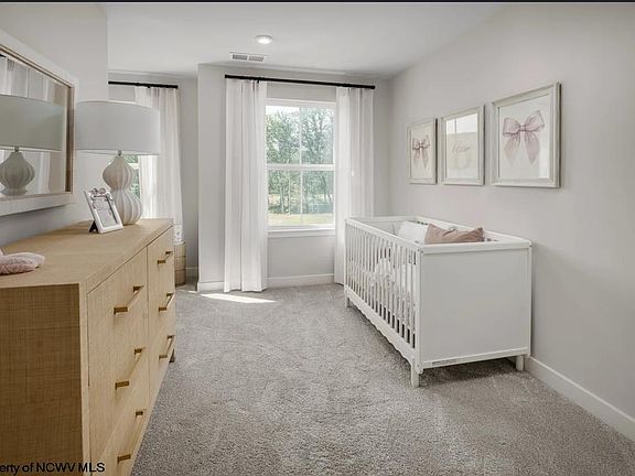 3rd image of 712 Slaton Ln