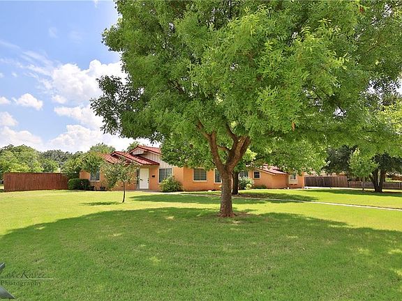 3rd image of 1849 Elmwood Dr