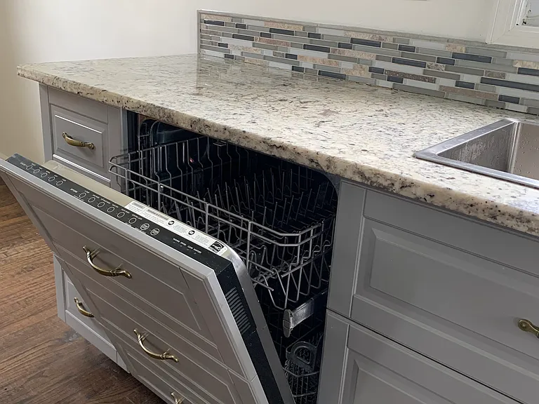 141 Homewood Ave — Photo 9