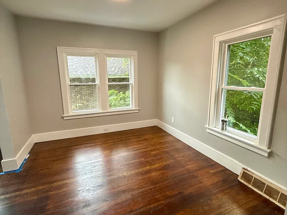 29 Longview Ave