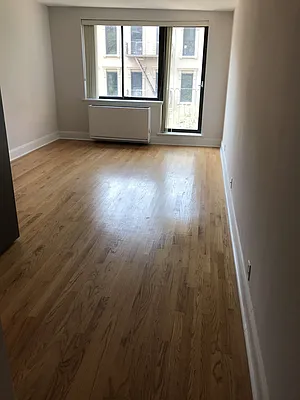 Rented by Metropolis Real Estate of Manhattan | media 36