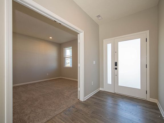 5th image of 7725 Rolling Green Dr