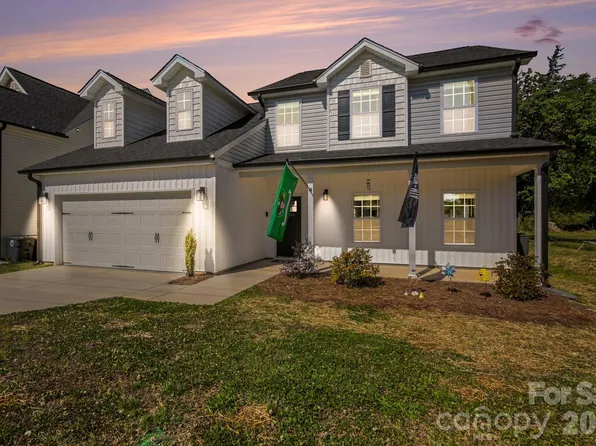 5305 Ridgefall Rd, Greensboro, NC 27410