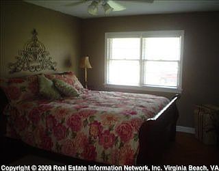 2nd image of 2118 Carriage Ln