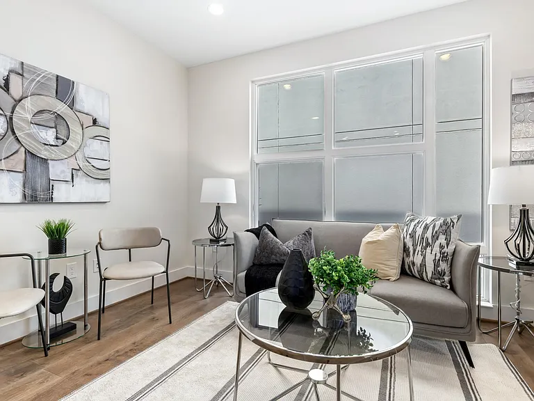 2337 Champlain St NW #209 — Photo 8
