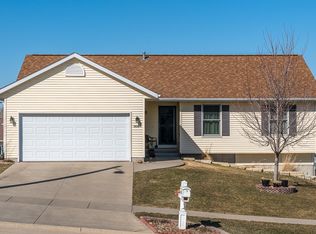 6614 Tennessee Dr SW, Cedar Rapids, IA 52404