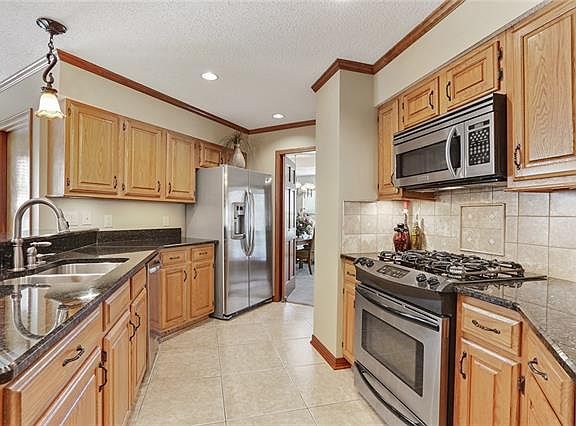 4th image of 65 Hermitage Dr