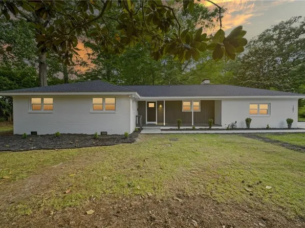 1301 Lakeside Rd, Virginia Beach, VA 23455