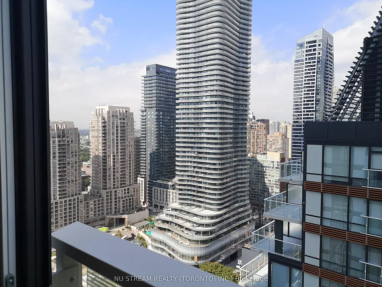 501 Yonge St #2504 — Photo 1