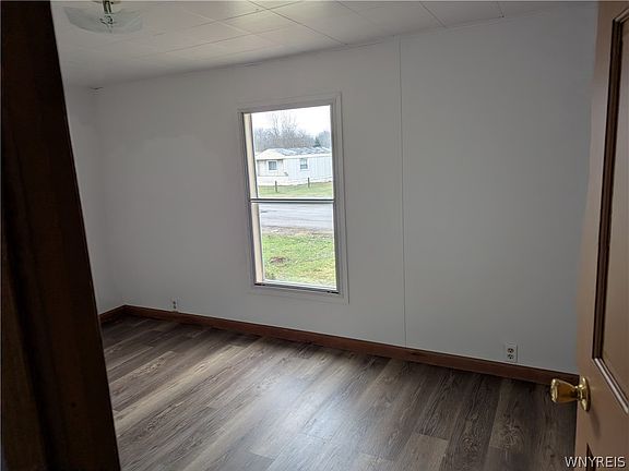 3rd image of 95 Pioneer Ln