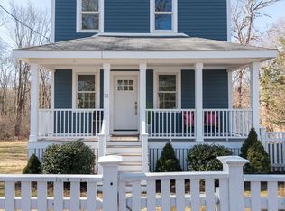 14 Smith Rd, Hingham, MA 02043