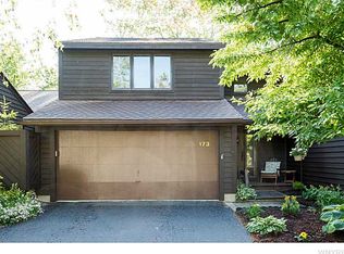 173 Breezewood Cmn, East Amherst, NY 14051