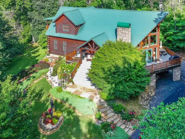3341 Sugar Maple Loop Rd, Sevierville, TN 37862
