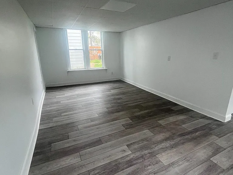 762 Broad St #B-1 — Photo 6