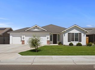 7506 Linden Tree Ave, Bakersfield, CA 93313