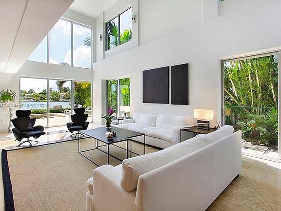 5th image of 405 E San Marino Dr