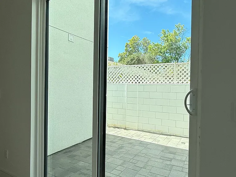 16508 San Fernando Mission Blvd — Photo 10