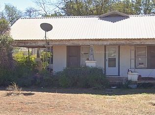 109 W Crockett Ave, Loraine, TX 79532