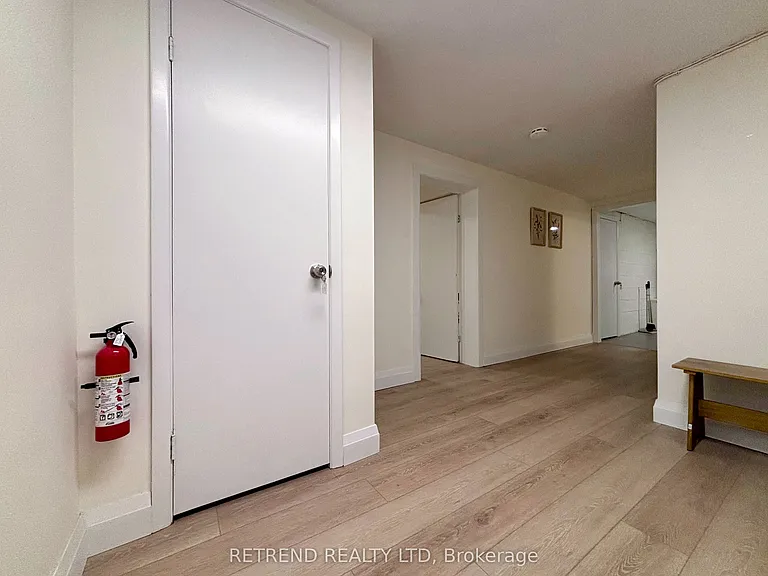 260 Ranee Ave #LOWER — Photo 21