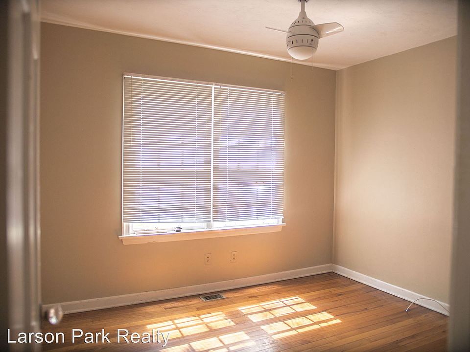 2nd image of 1121 Marion Ave