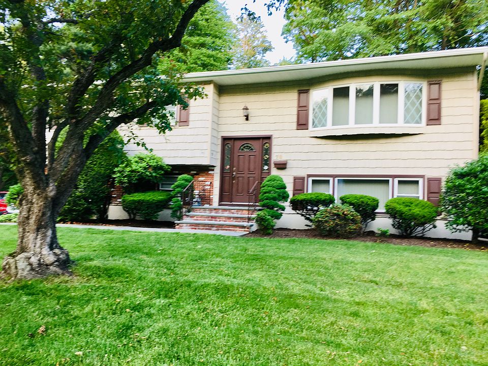 1st image of 78 Eberling Dr