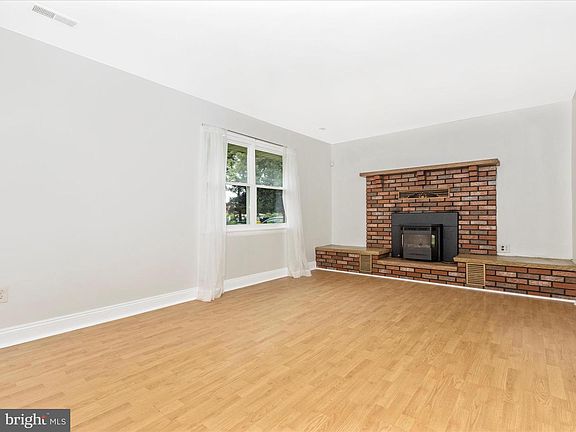 4th image of 8003 Cuba Dr #42