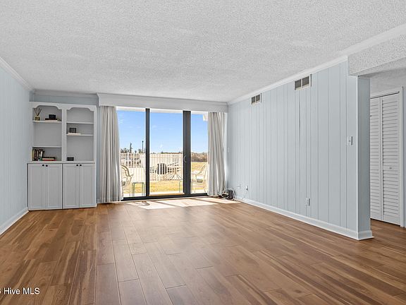 5th image of 2305 W Ft Macon Road #107