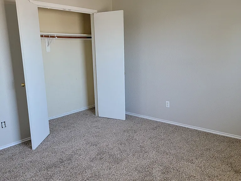 6001 Fenwick Ln — Photo 25