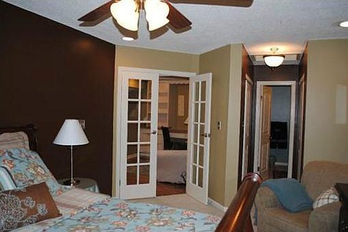 3rd image of 705 New River Ct APT I