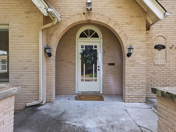 3rd image of 2701 Waits Ave